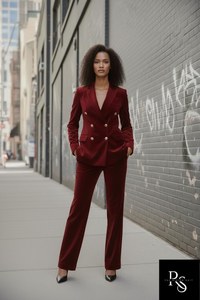 Ensemble de costume en velours rouge pour femmes, blazer et pantalon de luxe à double boutonnage, pantalon en velours sur mesure, tenue formelle pour mariage et soirée - Product Image 2