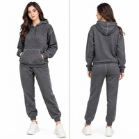 Survêtement pour femmes fabriqué avec un tissu sport extensible, coupe athlétique confortable, panneaux respirants, veste à fermeture éclair intégrale, poche fonctionnelle