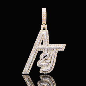 Pendentif Hip Hop Bling en alliage plaqué or avec diamants givrés, style urbain royal - Product Image 3