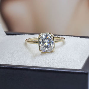 Anillo de compromiso y boda solitario de moissanita VVS de 3 quilates con corte cojín alargado, engaste de bisel, plata de ley 925, regalo moderno para mujer - Product Image 5