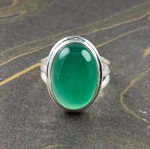 Big Green Onyx Gemstone <b>925</b> <b>Silver</b> <b>Ring</b> Oval Smooth Stone Fashion Jewelry for Unisex Wear - Product Image 2