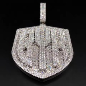 Joyería personalizada de alta calidad estilo rapero, plata maciza 925 con moissanita VVS, colgante con inicial de letra, regalo hip hop para él. - Product Image 1