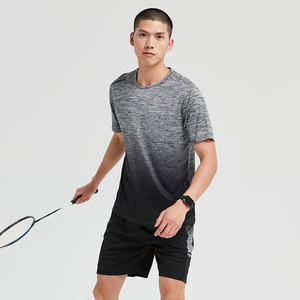 Ensemble de sport d'été pour homme, dégradé, respirant, 2 pièces : chemise à manches courtes et short de survêtement - Product Image 1