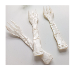 ช้อนเปลือกหอยทำมือรักษ์โลก หรูหรา ใช้แล้วทิ้งได้ ทนทาน น้ำหนักเบา ภาชนะใส่อาหาร 10 มล. 99 โกลด์ ดาต้า เอ็มม่า ด้ามจับสั้น - Product Image 1