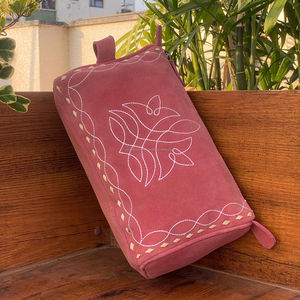 New Arrival Customized Boot Stitch Pink Suede Leather <b>Hanging</b> Cosmetic <b>Bag</b> Travel Toiletry Zipper Pouch Organizer Wash <b>Bags</b> - Product Image 3