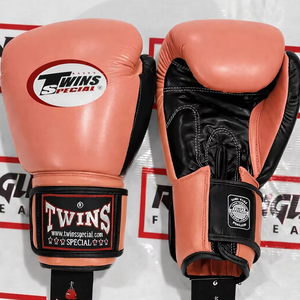 Gants de boxe Twins professionnels pour l'entraînement et le combat de Muay Thai, gants personnalisés de qualité supérieure en cuir de vachette épais à 4 couches - Product Image 1