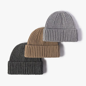 Gorro de Invierno Unisex Tejido a Mano 100% Lana con Patrón de Letras, Estampado por Sublimación, Decoración Desgarrada, Forro Polar, para Exteriores - Product Image 5