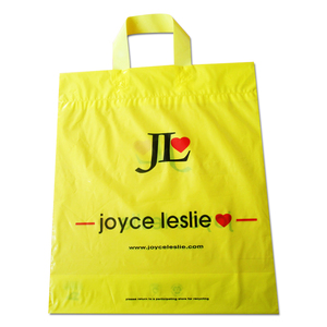 Bolsas de embalaje de compras con asa de lazo suave de plástico rosa con logotipo propio impreso personalizado para compras minoristas de boutique - Product Image 5