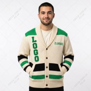 Suéter Cárdigan Varsity Personalizado de Invierno ODM de la Universidad Marshall, con Cuello Chal, Logotipo de Chenille, Color Verde Universitario y Rayas Negras - Product Image 1