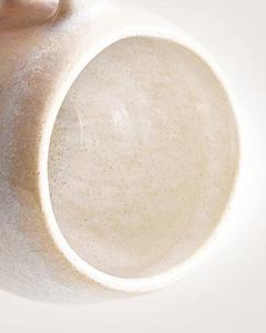 Tasse en céramique style artisanal avec bord givré, glaçure réactive, forme tonneau lisse, rétention de chaleur, artisanat pour l'accueil moderne à la maison - Product Image 5