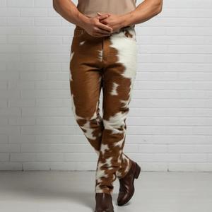 Pantalones de cuero con diseño de logotipo personalizado, pantalones de cuero auténtico con estampado de vaca para hombre, pantalones de cuero estilo vaquero. - Product Image 4