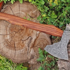 Hacha Tomahawk Hecha a Mano con Mango de Madera, Hoja de Acero Forjado, Hacha de Supervivencia para Uso en Exteriores - Product Image 5