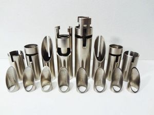 Pièces d'échecs modernes en métal – Vente en gros de figurines d'échecs créatives en métal – Design contemporain de luxe haut de gamme – Jeu de stratégie – Offre spéciale - Product Image 2