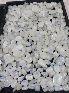 Lot de cabochons en pierre de lune arc-en-ciel naturelle, vente en gros de pierres précieuses en pierre de lune pour la création de bijoux - Product Image 1