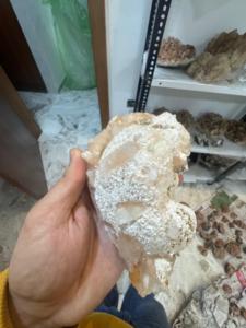Mordenite blanche sur cristal de Stilbite orange |   Pièce de collection de minéral naturel - Product Image 4