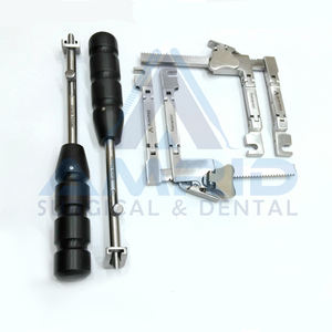 Kit complet de chirurgie vertébrale : instruments de rétraction cervicaux Clear Line Superior - Product Image 6