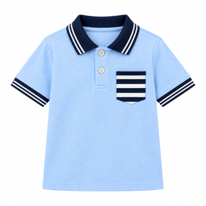 Polo bleu clair pour garçons, col contrastant marine, poche poitrine rayée, manches courtes, haut décontracté en coton pour l'été - Product Image 4