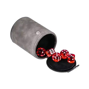 Gobelet à dés rond en PU avec 7 dés rouges, étui de rangement durable pour jeux de dés, style classique - Product Image 4