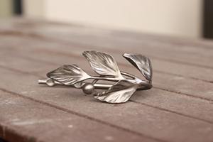 Attache de rideau décorative en forme de feuille minimaliste pour rehausser l'esthétique d'un intérieur moderne, vente en gros depuis l'Inde - Product Image 4