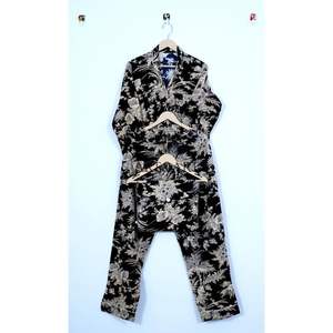 ชุดนอนผ้าฝ้ายพิมพ์ลายดอกไม้สไตล์หรูหราสำหรับผู้หญิง รุ่นใหม่ล่าสุด เอวยางยืด ชุดสามชิ้นสำหรับฤดูร้อน คุณภาพสูง - Product Image 5