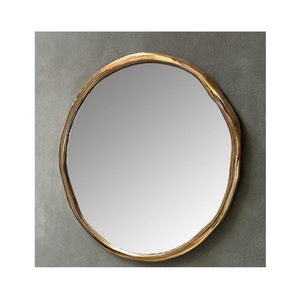 Collection sophistiquée d'œuvres d'art murales et de miroirs conçue pour les entrées, les chambres, les salons, les salles à manger et les maisons modernes - Product Image 1