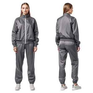 ชุดวอร์มกีฬาผ้าไนลอนน้ำหนักเบาสำหรับผู้หญิง - Product Image 4