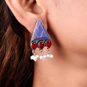 Pendientes de latón plateado oxidado con granate estilo tribal bohemio |   Joyería Étnica con Colgantes |   Pendientes Colgantes Geométricos de Estilo Indio - Product Image 2