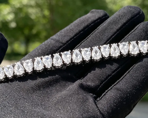 Pulsera de tenis de moissanita en tono plateado con piedra en forma de pera y cierre de broche, joyería de moda, regalo - Product Image 4