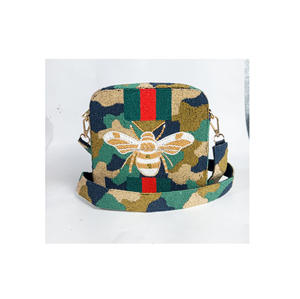 Vente en gros de sacs à main en perles de créateur antique pour femmes avec fermeture ouverte et décoration pailletée pour soirées, mariages - Product Image 1