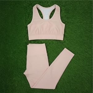 Ensemble de sport pour femme : soutien-gorge de sport haute performance et leggings push-up, ensemble sexy pour la gym, le yoga et l'entraînement, tenue de sport deux pièces. - Product Image 4