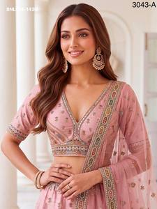 Colección de Lehenga-Choli de Seda Slub de Primera Calidad con Hilos Múltiples y Trabajo de Lentejuelas-Gota Patti-Diamond, Moda Femenina - Product Image 2