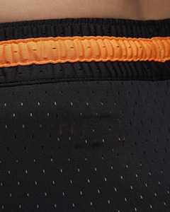 ผู้ผลิตเสื้อผ้า OEM รับผลิตกางเกงขาสั้นลำลองฤดูร้อนสำหรับผู้ชาย พิมพ์ลายดิจิทัลตามสั่ง ผลิตจากผ้าโพลีเอสเตอร์/คอตตอน ผสมผสาน แห้งเร็ว ระบายอากาศได้ดี - Product Image 4