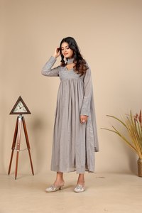 Robe midi kurta traditionnelle ethnique en coton gris infroissable pour femme, brodée, coupe ample, idéale pour toutes les saisons et occasions décontractées - Product Image 3
