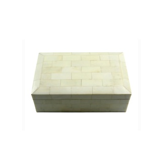 กล่องใส่เครื่องประดับเรซิ่นสุดคลาสสิก ดีไซน์หรูหรา ทำด้วยมือ ดีไซน์ไม่ซ้ำใคร ทนทานเหนือกาลเวลา เหมาะสำหรับเก็บเครื่องประดับและของใช้ส่วนตัว - Product Image 1