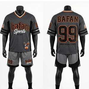 Ensemble de maillot de football personnalisé en polyester respirant 225 GSM avec empiècements gris et noirs pour homme - Product Image 1