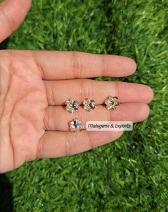 6 Piedras Sueltas de Moissanita Blanco Hueso en Forma de Flor, Corte a Mano, Diseño Único y Elegante para Joyería Nupcial - Product Image 2