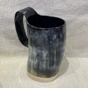Jarra de Cerveza Hecha a Mano REHMAN CRAFT de Cuerno Natural, Estilo Rústico Vintage, Ecológica, con Asa, para Bodas en Uttar Pradesh - Product Image 4