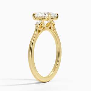 Aria Perfect Fit, Anillo Solitario con Tres Piedras de Moissanita de Corte Ovalado y Piedras Laterales de Corte Marquesa, Chapado en Oro de 14K, Engaste de Garras, Certificado GRA - Product Image 2