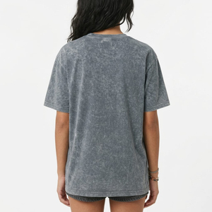 เสื้อยืดครอปท็อปพิมพ์ลายกราฟิกสไตล์สาวๆ ทรงหลวม แขนสั้น สำหรับผู้หญิง รับผลิตตามสั่งพร้อมสกรีนโลโก้แบบขายส่ง - Product Image 3