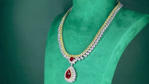 Collar de Plata 925 para Mujer con Diamantes, Gema Roja con Corte de Pera y Diamantes Amarillos de Fantasía, Certificado IGI, Joyería para Boda - Product Image 2