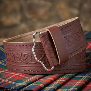 Cinturón Escocés de Cuero Repujado con León Rampante y Cardo Celta - Regalo Celta para Hombres - Product Image 3