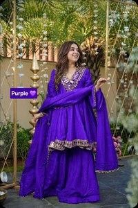 Conjunto de Kurti y Palazzo de Chinon Suave de Diseño con Dupatta con Borde de Espejo, Ropa de Fiesta y Festival, Prendas de Exportación - Product Image 1