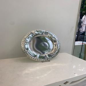 Assiette de présentation décorative de luxe en métal pour la décoration de table de mariage et de banquet - Product Image 1