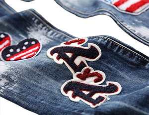 กางเกงยีนส์ทรงสกินนี่แบบขาดๆ สำหรับผู้ชาย สไตล์ไบค์เกอร์ แต่งดีเทลป้ายและแพทช์ - Product Image 4