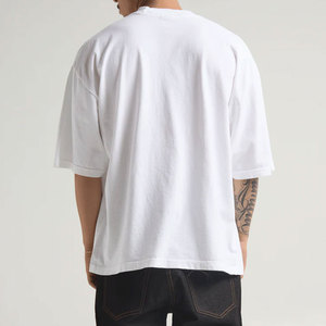 เสื้อยืดโอเวอร์ไซส์ทรงหลวมพิมพ์ลายพัฟฟ์ด้านหน้า ระบายอากาศได้ดี ผ้าเจอร์ซีย์หนา 7.5 ออนซ์ ไซส์พลัส ไหล่ตก สไตล์ชาก้า  รับสั่งทำ - Product Image 4