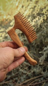 Mini Peine de Madera Hecho a Mano, Antiestático, para Barba y Cabello, Portátil, de Tamaño Mini para Viajes y Uso en el Bolsillo - Product Image 5