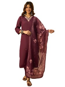 Ensemble 3 pièces Salwar Kameez traditionnel pour femme RN, coupe ajustée, longueur genou, en soie romaine violette, avec Kurta, pantalon et dupatta imprimé, tenue décontractée, Inde - Product Image 1