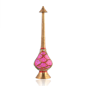 Aspersor de agua bendita de plata con incrustaciones intrincadas para la adoración en iglesias y templos. Disponible a precios de mayorista - Product Image 4