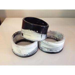 Bracelets en résine et en bois faits à la main, assortiments de détails artistiques - Product Image 5