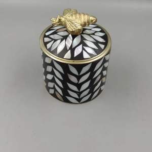 Boîte de rangement pour bijoux en nacre et laiton incrusté de haute qualité, pour bagues et épices, capacité 0-1L, origine Uttar Pradesh - Product Image 6